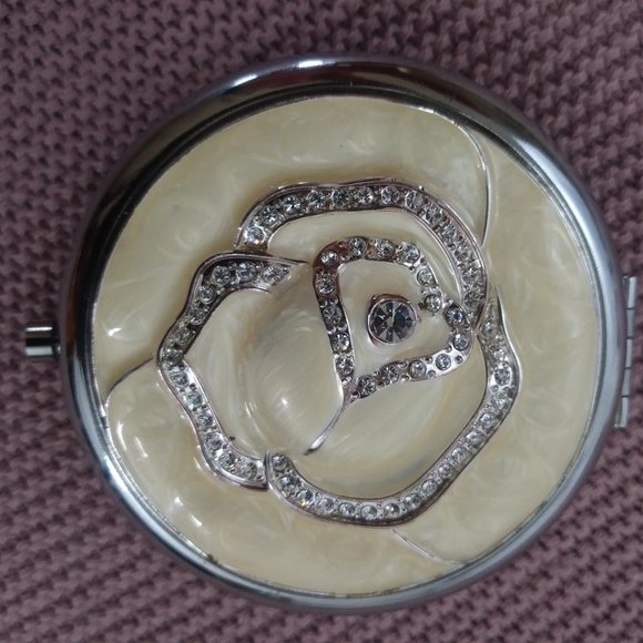 Enameled Crystal Rose Folding Pocket Mirror 2sides - Picture 14 of 15